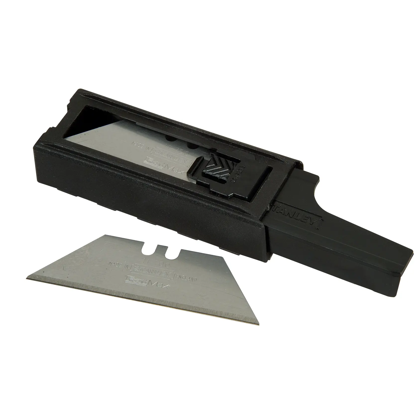 STANLEY 2-11-700 Universalmesser-Klingen mit schwarzem Spenderetui, schräg auf weißem Hintergrund gezeigt.