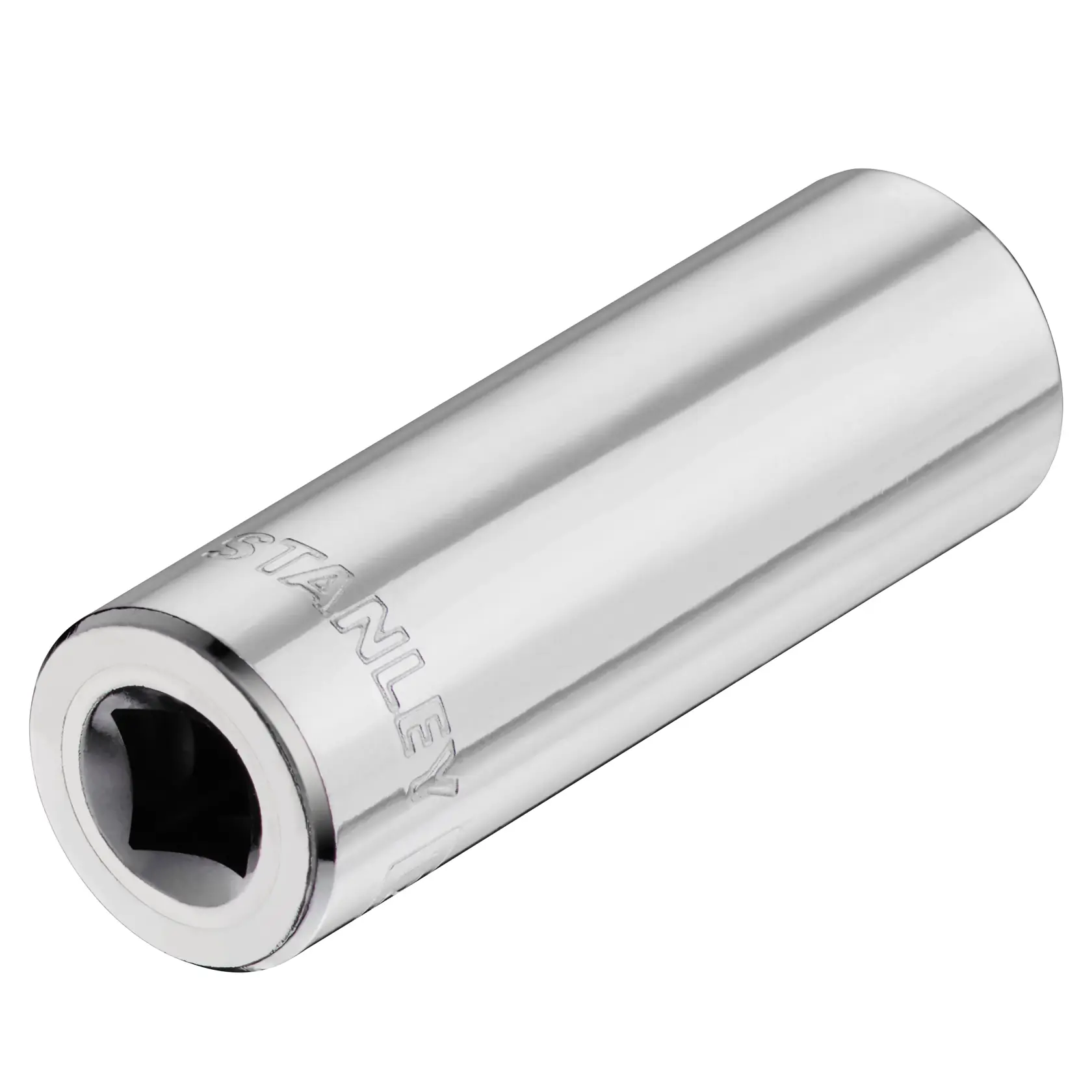 STANLEY STMT86100-0 tiefe Chrom-Stecknuss, schräg fotografiert auf weißem Hintergrund, Mechanikerwerkzeug.
