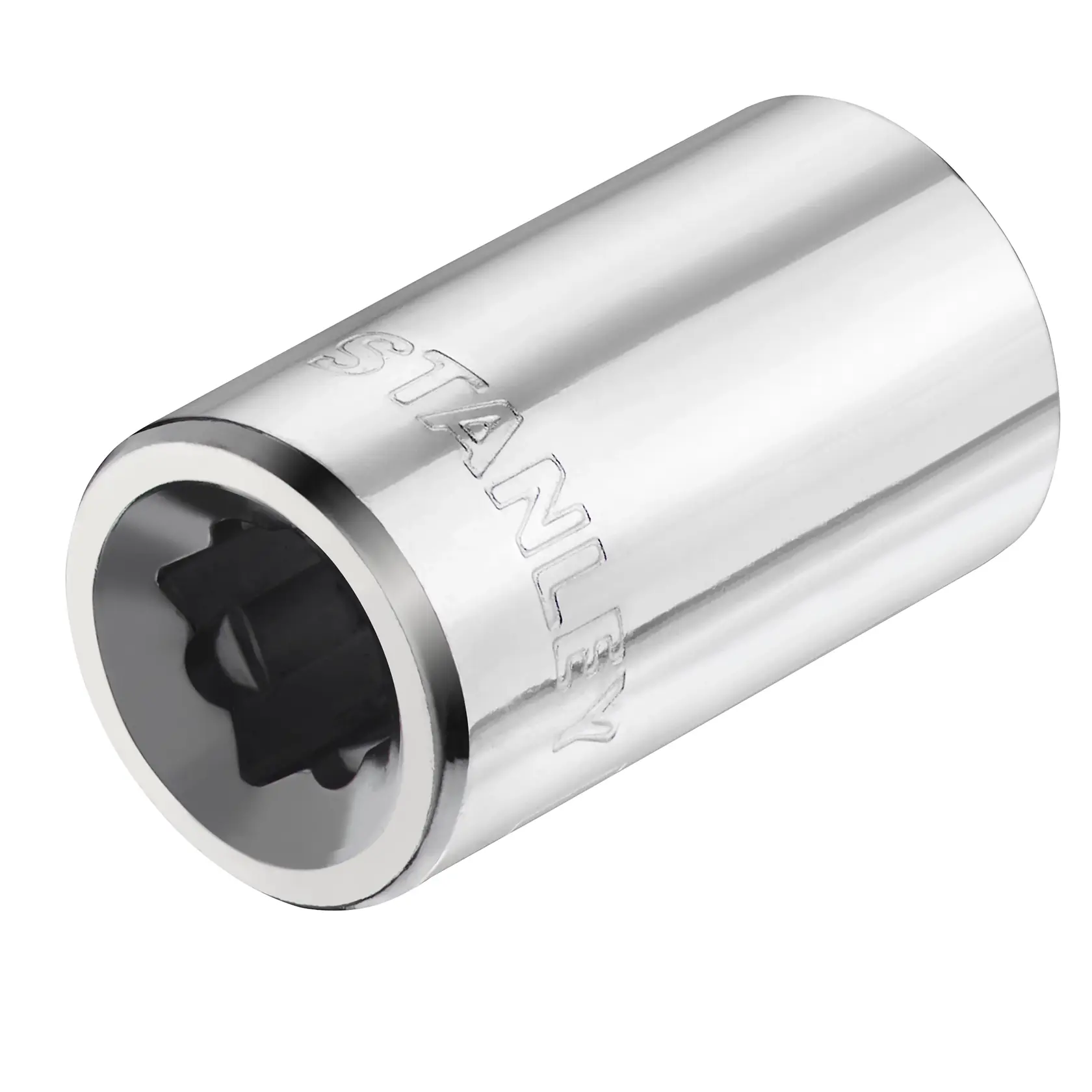 STANLEY STMT86107-0 verchromte Stecknuss, Nahaufnahme im Winkel auf weißem Hintergrund, Handwerkzeugzubehör.