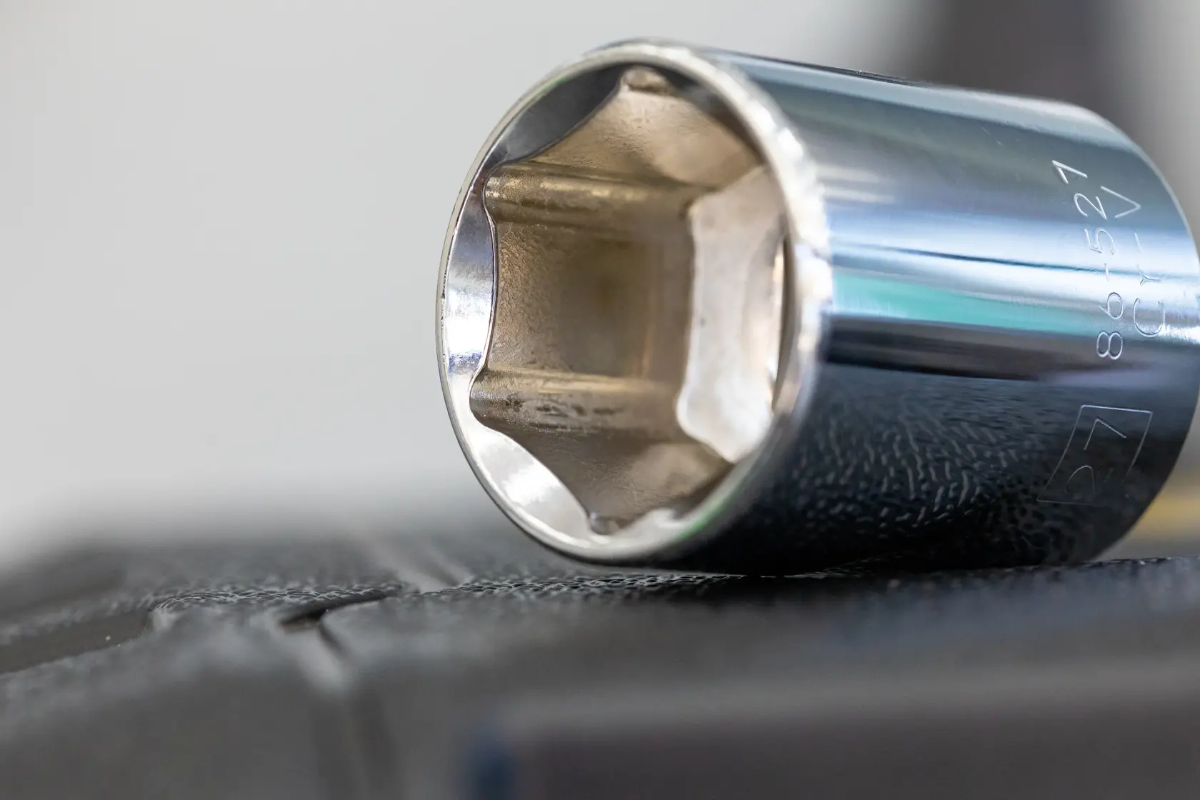 STANLEY STMT86305-0 Chrom-Steckschlüssel, Nahaufnahme der Sechskantform, Kategorie Fotografie.